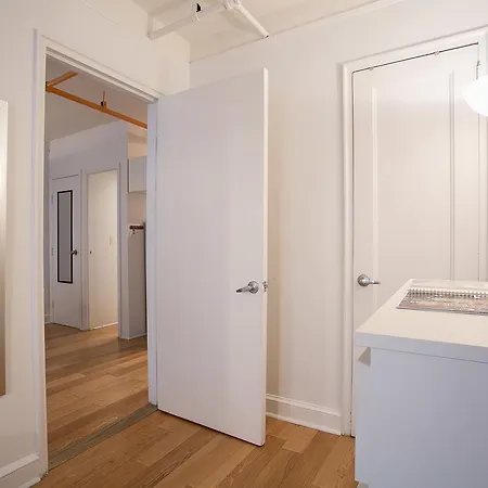 Comfortable One Bedroom Apartment - Times Square