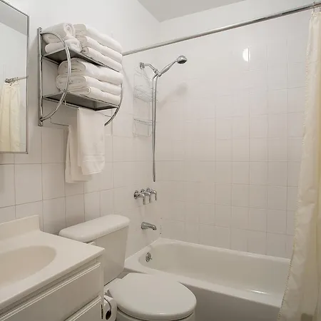 Comfortable One Bedroom Apartment - Times Square Apartment *