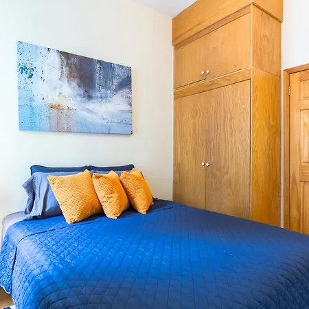Apartment Spacious Apt Close To 9Th Avenue *