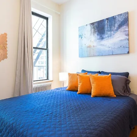 Spacious Apt Close To 9Th Avenue Apartment *
