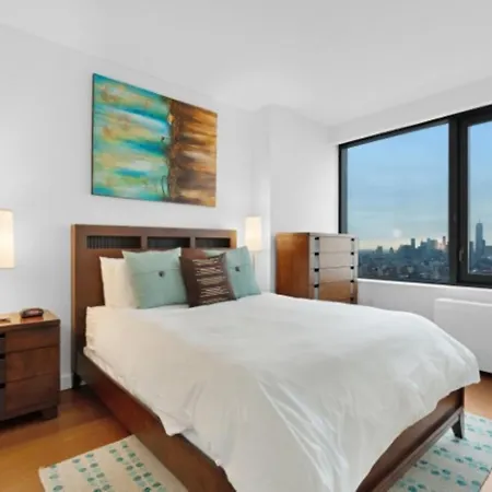 Global Luxury Suites At The Eugene Apartment
