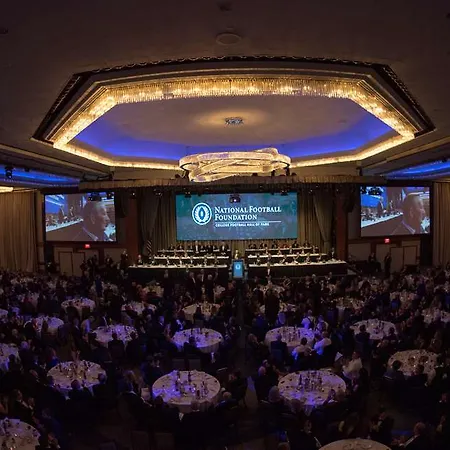 Hilton Midtown 4*