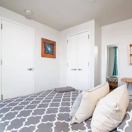 Apartment 4 Bedroom 2 Bath Bushwick Spot W/ Stunning Views *