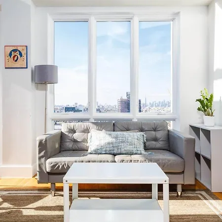 4 Bedroom 2 Bath Bushwick Spot W/ Stunning Views New York