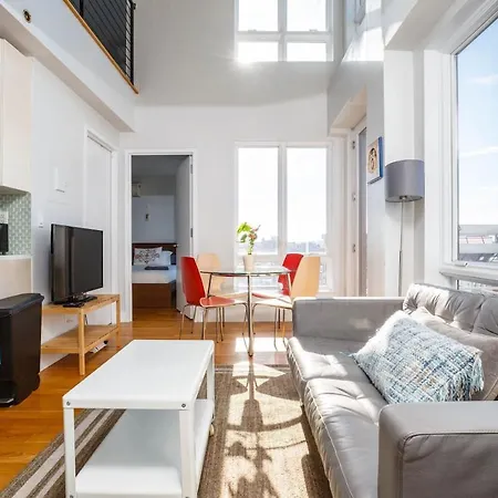 4 Bedroom 2 Bath Bushwick Spot W/ Stunning Views New York