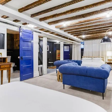 Charming Bk Townhouse By Highland Park! Holiday home