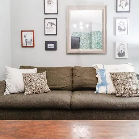 Charming Bk Townhouse By Highland Park! Holiday home New York