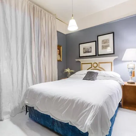 Charming Bk Townhouse By Highland Park! Holiday home New York
