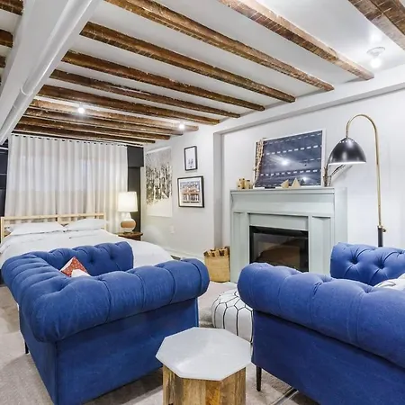 Charming Bk Townhouse By Highland Park!