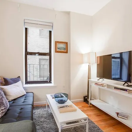 Well-designed 2br Pad In Exceptional Neighborhood: Lower East Side! Apartment