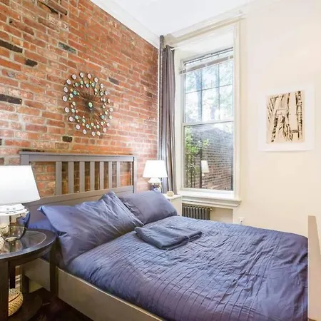 ~*perfectly Located, Exceptionally Designed*~ 4br 2ba Flat For Groups & Families Apartment