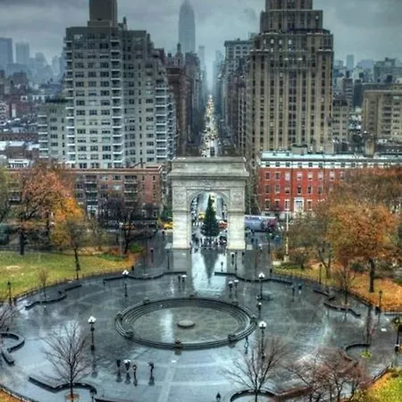 Lower East Side Gem: Quiant Space In Trendy, Vibrant, Convenient Neighborhood ! Sleeps 7 Apartment New York