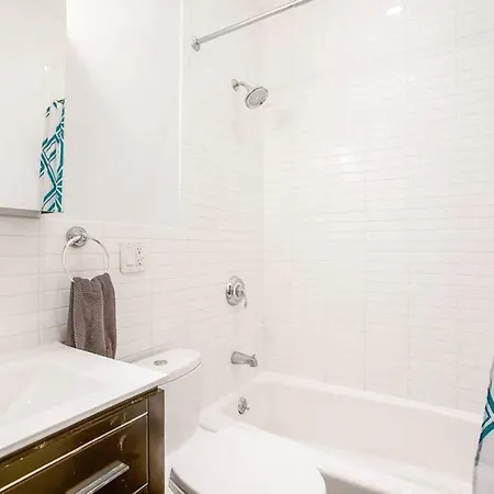 ~*perfectly Located, Exceptionally Designed*~ 4br 2ba Flat For Groups & Families * New York