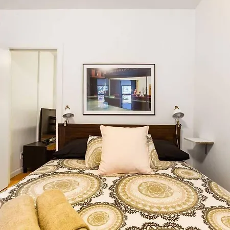 Cozy 1br Pad, Prime Les Location! *