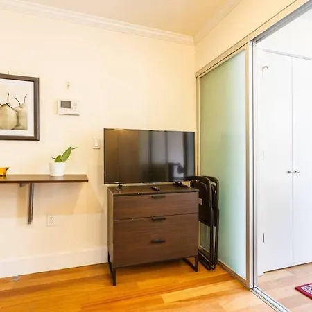 Essential, Easy, Private, Luxe, Bright Lower East Side 1br- Sleeps 3 Apartment New York