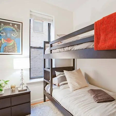Well-designed 2br Pad In Exceptional Neighborhood: Lower East Side! New York