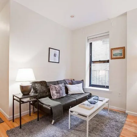 Apartment Well-designed 2br Pad In Exceptional Neighborhood: Lower East Side! *