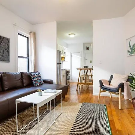 Apartment Lower East Side Gem: Quiant Space In Trendy, Vibrant, Convenient Neighborhood ! Sleeps 7