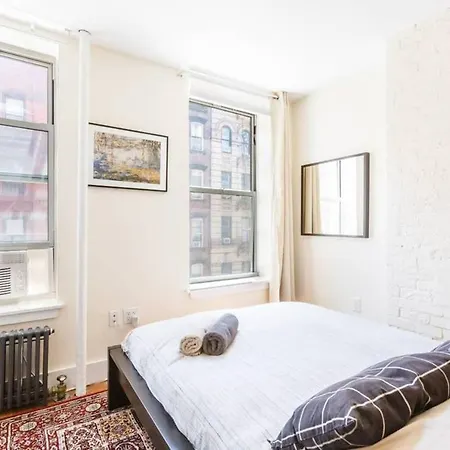 Essential, Easy, Private, Luxe, Bright Lower East Side 1br- Sleeps 3 Apartment *