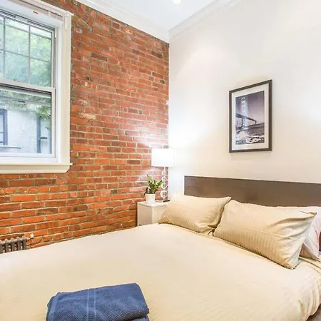 ~*perfectly Located, Exceptionally Designed*~ 4br 2ba Flat For Groups & Families