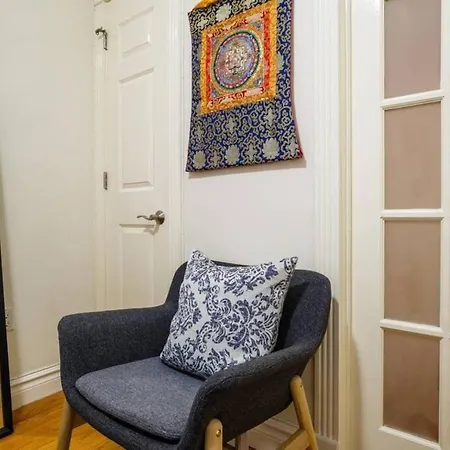 Apartment Spacious, Quaint, Private 3br/2ba Sleeps 9 ~*best Block In Lower East Side *~