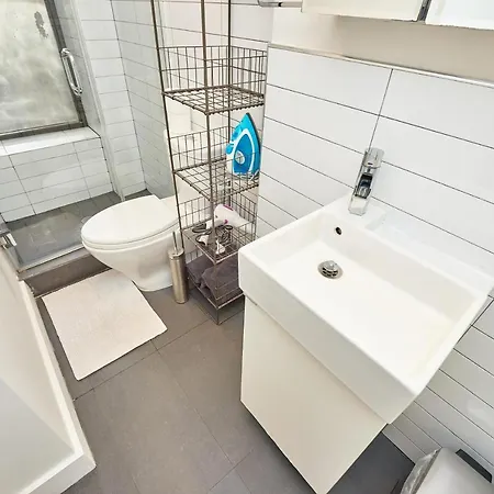 Apartment In The Heart Of East Village New York