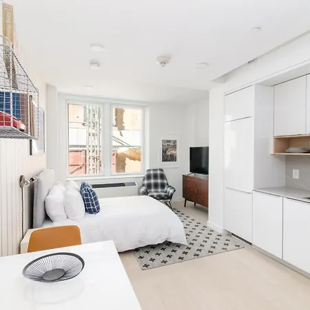Chic Suites At Wall Street By Sonder Holiday home New York
