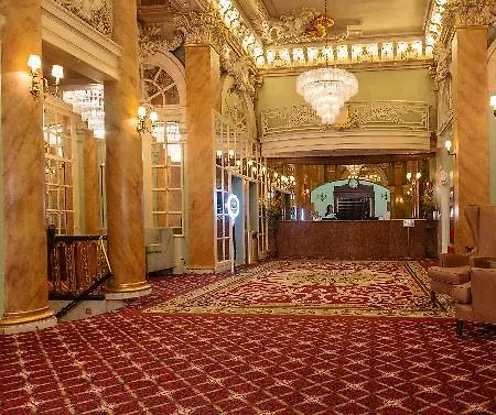 Wolcott Hotel