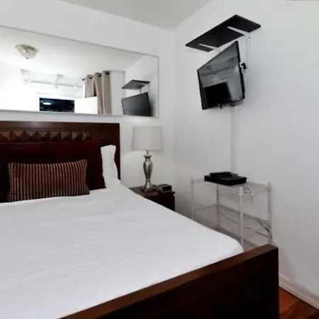 Deluxe Times Square Aparthotel New York