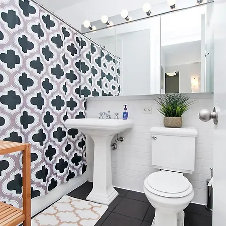 Luxurious 2 Bed Doorman Apt At Uws Apts Apartment