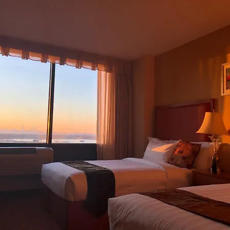 Hotel Ramada By Wyndham Flushing Queens