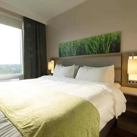 Hotel Wyndham Garden Fresh Meadows Flushing 3*