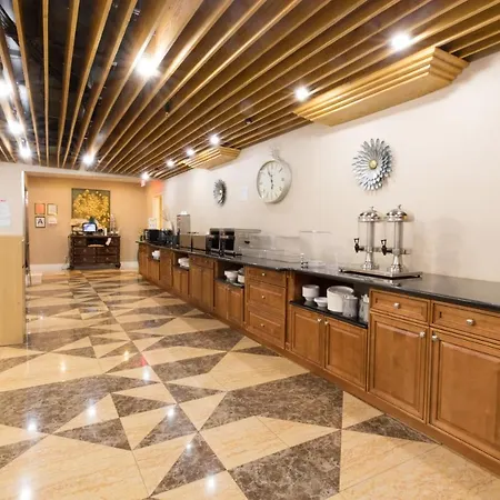 Hotel Wyndham Garden Fresh Meadows Flushing 3*