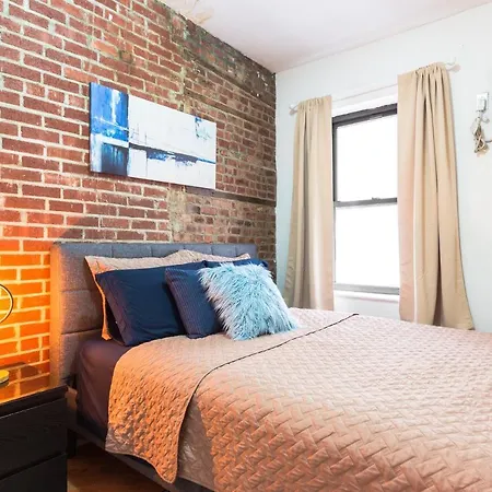 Apartment Spacious Apt Close To 9Th Avenue *