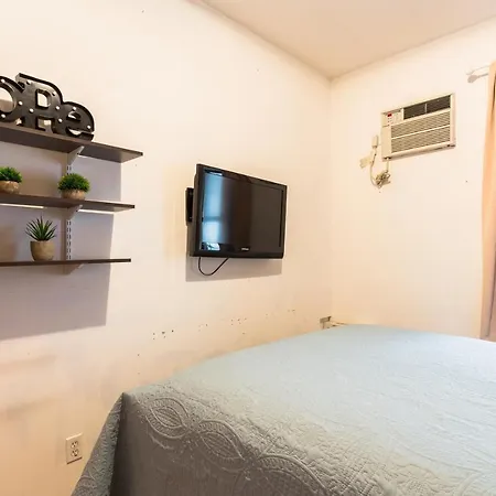 Apartment Spacious Apt Close To 9Th Avenue *
