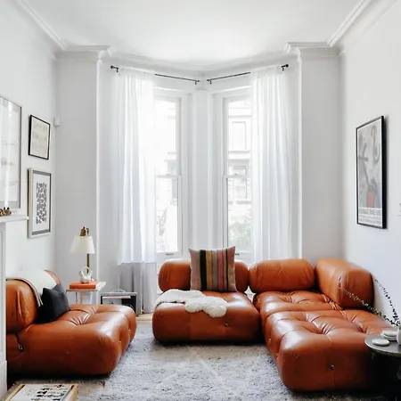 Stuyvesant Heights Townhouse *