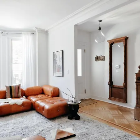 Stuyvesant Heights Townhouse *
