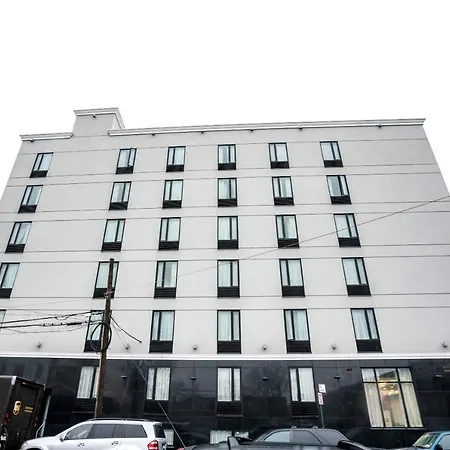 Letap Near Airtrain Jfk Airport 3*