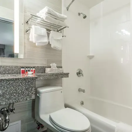 Letap Near Airtrain Jfk Airport Hotel