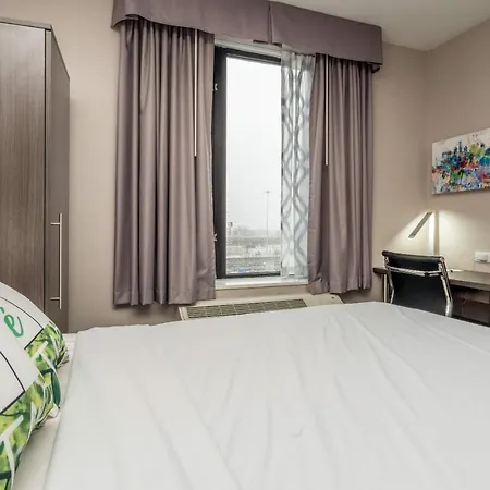 Letap Near Airtrain Jfk Airport 3*
