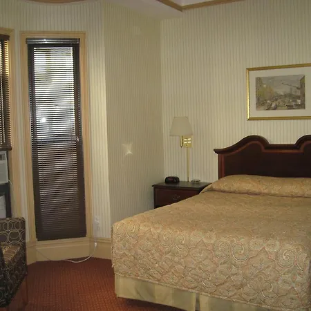 Wolcott 3* New York
