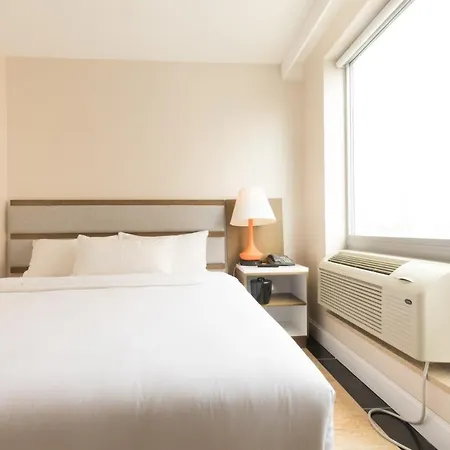 Mayfair And Hotel 2*