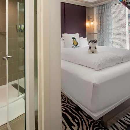 Staypineapple, An Artful Hotel, Midtown Hotel New York