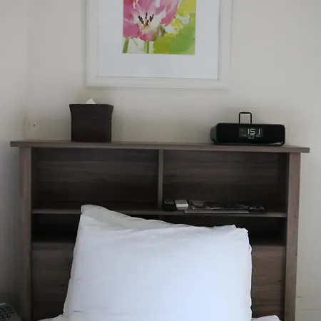 Midtown West Hotel 3*