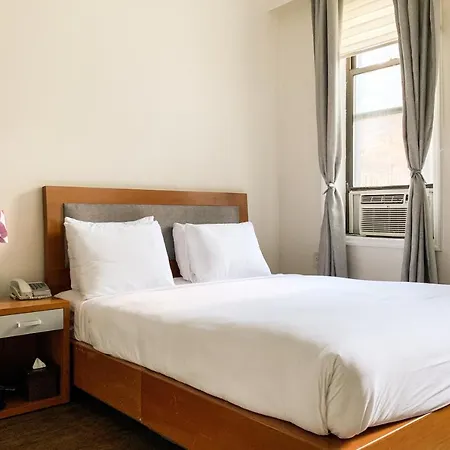 Midtown West Hotel 3*