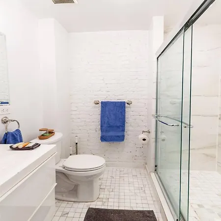 Amazing Soho With Private Backyard Apartment *