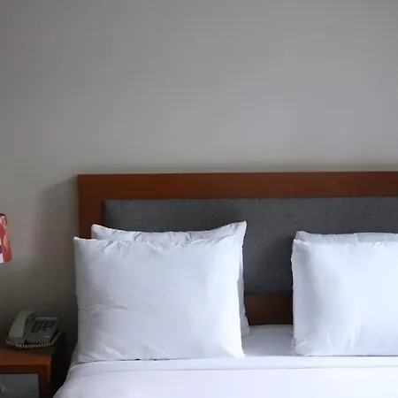 Midtown West Hotel 3*