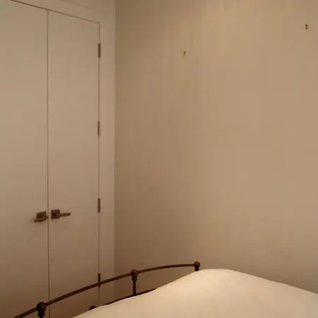 2bd 2ba E 7th St