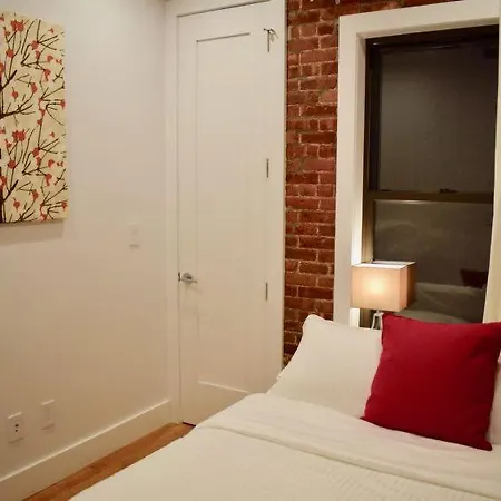 Kips Bay Sleeps 6 Air Con Wifi