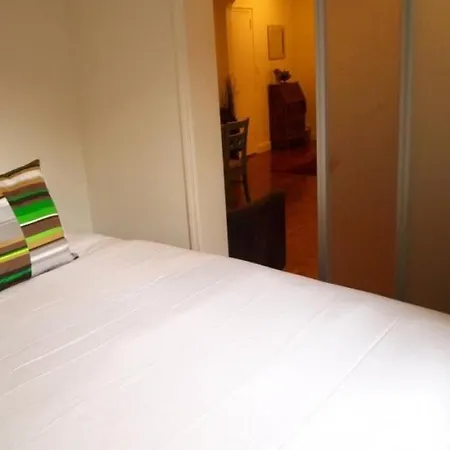 Greenwich Village Sleeps 4 Wifi